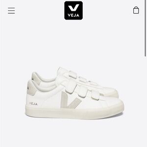 Women’s Veja Recife Chromeefree Leather White Natural - size 7 (EU 38)